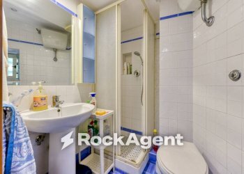Bagno - Four-room apartment corso Vittorio Emanuele, Napoli (neighborhood Chiaia) - photo 14
