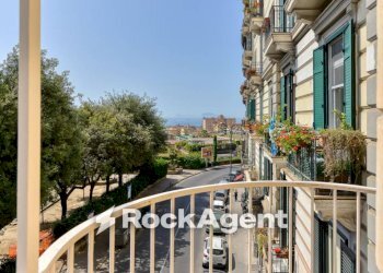 Balcone - Four-room apartment corso Vittorio Emanuele, Napoli (neighborhood Chiaia) - photo 19