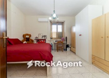Camera da letto - Four-room apartment via Antico Corso, 2, Catania - photo 15