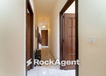Corridoio - Four-room apartment via Antico Corso, 2, Catania - photo 31