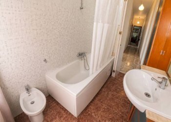 Bagno - Quadrilocale via delle Baleniere, 92, Roma (zona Lido di Ostia) - foto 16