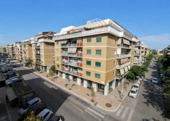 Facciata - Quadrilocale via delle Baleniere, 92, Roma (zona Lido di Ostia) - foto 21
