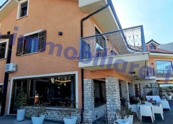 Facciata - Villa viale Umberto I, 17, Castellammare del Golfo - foto 2