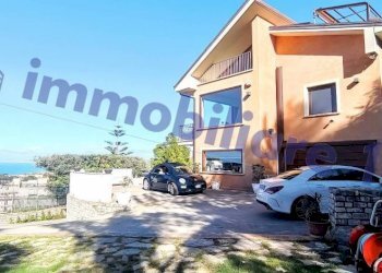Facciata - Villa viale Umberto I, 17, Castellammare del Golfo - foto 15