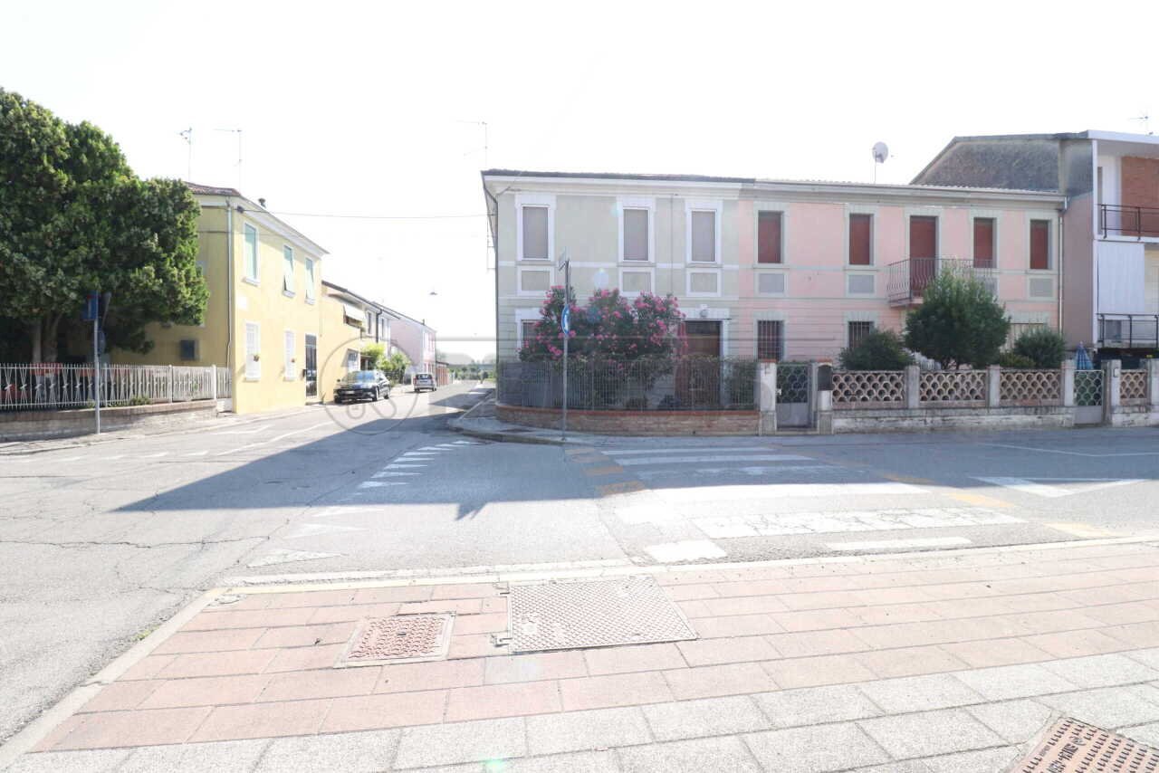 1_Esterno.. - Independent house Via della Libertà 62, Bondeno - photo 3