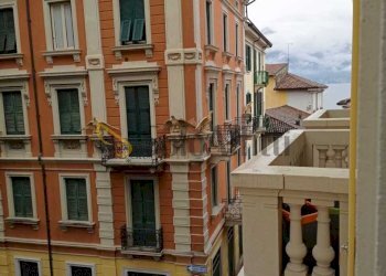 Three-room apartment Luino - photo 2