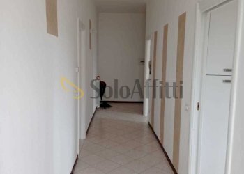 Three-room apartment Luino - photo 10