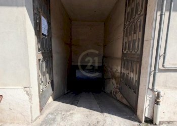 Ingresso strada con rampa d\'accesso - Box Mascalucia - foto 1