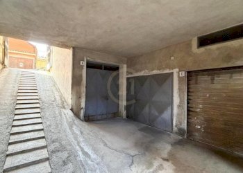 Rampa d\'accesso e doppio ingresso garage (A-B) - Box Mascalucia - foto 9
