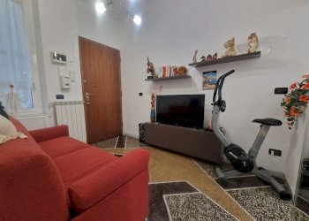 salottino d\'ingresso bis appartamento via donghi s - Appartamento Via Donghi 24, Genova (zona San Fruttuoso) - foto 10