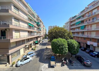 VISTA SU PIAZZA DELLA VITTORIA - Trilocale Piazza della Vittoria 36, Pietra Ligure - foto 10