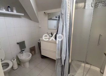 Two-room apartment Via Francesco Bartolomeo Rastrelli, Roma (neighborhood Villaggio Azzurro) - photo 15