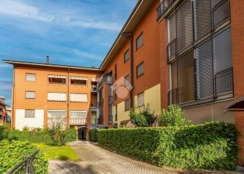 Four-room apartment Via Principe Amedeo, Beinasco - photo 2