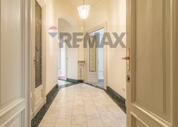 One-room apartment Centro, Biella, Biella - photo 3