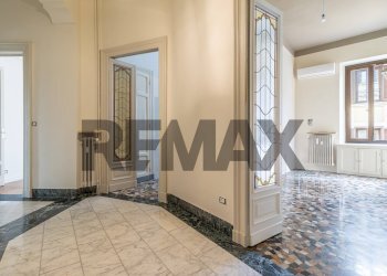 One-room apartment Centro, Biella, Biella - photo 4