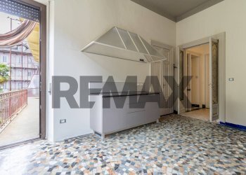 One-room apartment Centro, Biella, Biella - photo 8