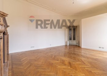 One-room apartment Centro, Biella, Biella - photo 19