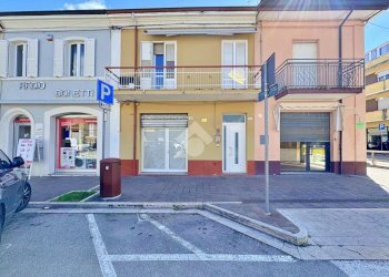 Negozio via giovanni pascoli, Morciano di Romagna - foto 1