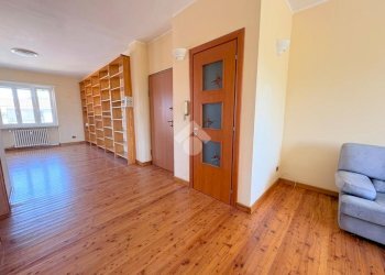 Three-room apartment Via Alla Parrocchia, San Maurizio Canavese - photo 5