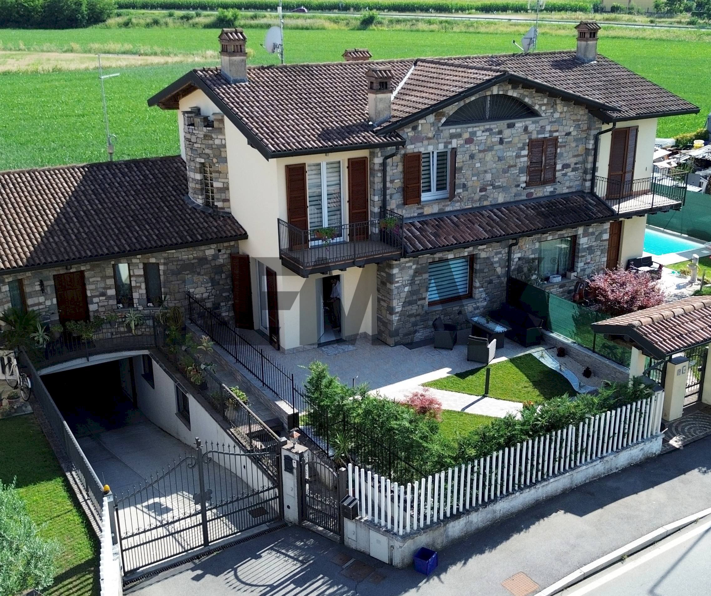 Villa a Schiera VIA PONTOGLIO, 2/D 
 Palosco, Palosco - foto 1