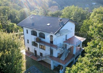 Independent house Regione mucchiando, Val di Chy - photo 1