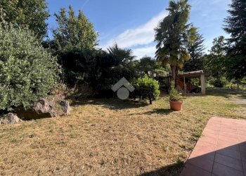 Independent house Regione mucchiando, Val di Chy - photo 17