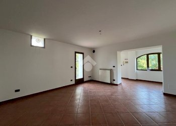 Independent house Regione mucchiando, Val di Chy - photo 18