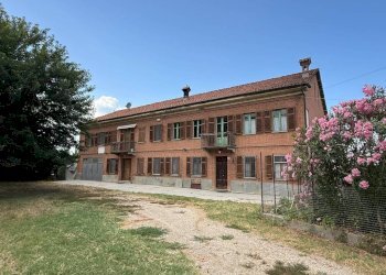 Independent house Magliano Alfieri - photo 1
