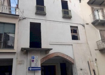 Stable - Palace Piazza Giorgio Gandolfi, Ceva - photo 1