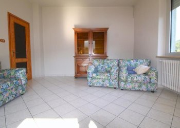Portion of a house Via pinerolo, Porte - photo 6