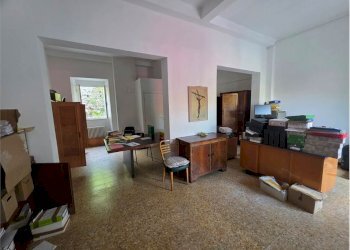 Office Genova (neighborhood Rivarolo) - photo 1