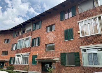Three-room apartment Via degli aceri, Torino (neighborhood Falchera) - photo 1