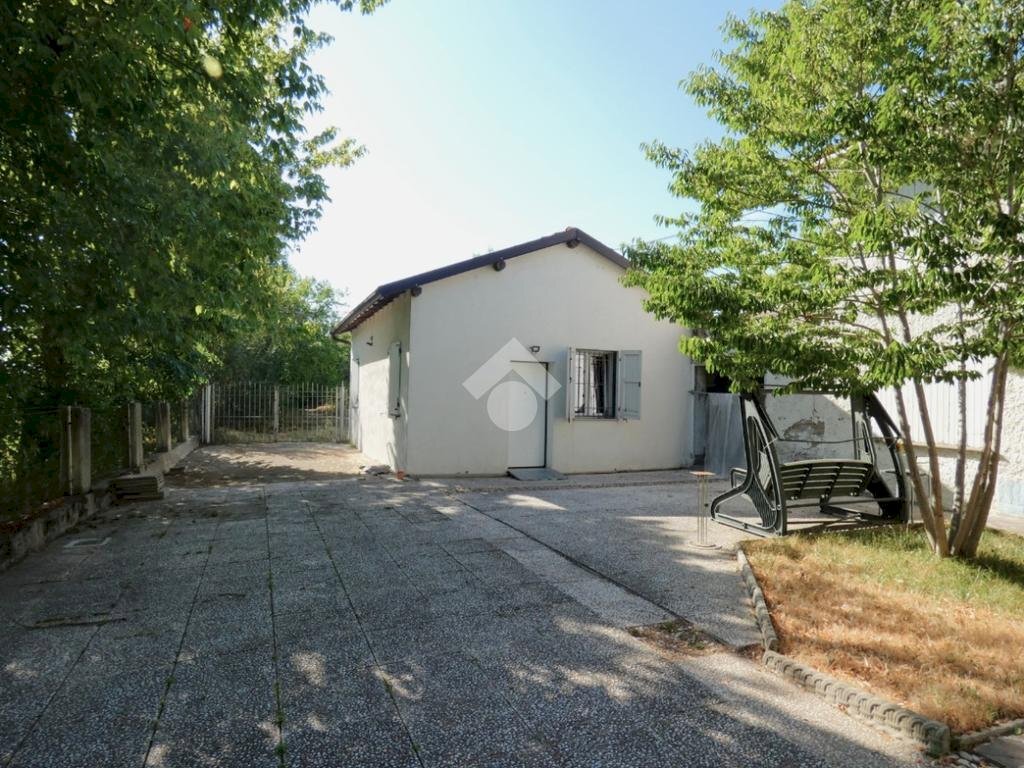 Villa Via Ponte Forca, Cadelbosco di Sopra - photo 1
