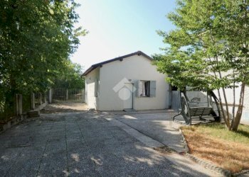 Villa Via Ponte Forca, Cadelbosco di Sopra - photo 1