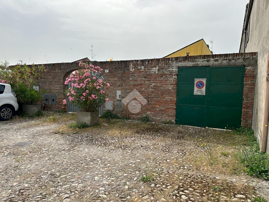 Posto Auto Via Cavour, Comacchio - foto 1