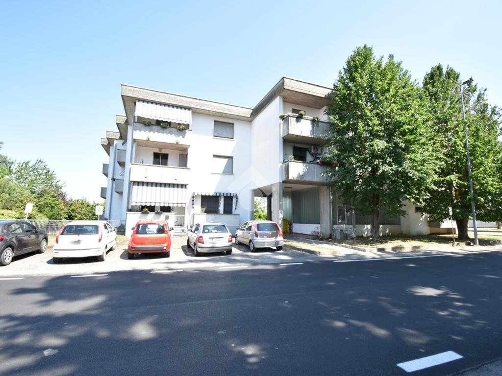 Three-room apartment Str. Montanara, Parma (neighborhood Carignano) - photo 2