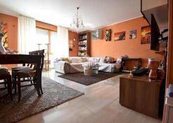 Three-room apartment Str. Montanara, Parma (neighborhood Carignano) - photo 1