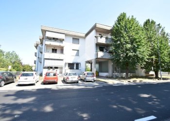 Three-room apartment Str. Montanara, Parma (neighborhood Carignano) - photo 2