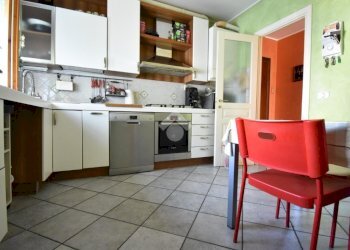 Three-room apartment Str. Montanara, Parma (neighborhood Carignano) - photo 6