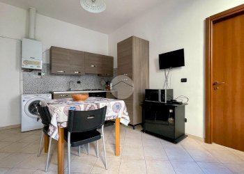 Two-room apartment Via Cola Montano, Milano (neighborhood Isola) - photo 4