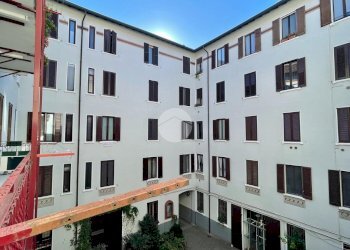 Two-room apartment Via Cola Montano, Milano (neighborhood Isola) - photo 19