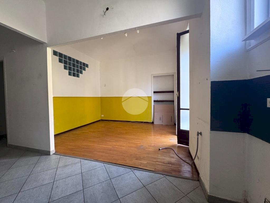 Four-room apartment Via Principi d'Acaja, Torino (neighborhood Cit Turin) - photo 2
