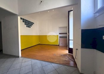 Four-room apartment Via Principi d'Acaja, Torino (neighborhood Cit Turin) - photo 2