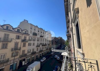 Four-room apartment Via Principi d'Acaja, Torino (neighborhood Cit Turin) - photo 6