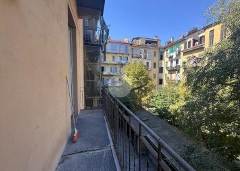 Four-room apartment Via Principi d'Acaja, Torino (neighborhood Cit Turin) - photo 9