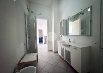 Four-room apartment Via Principi d'Acaja, Torino (neighborhood Cit Turin) - photo 23