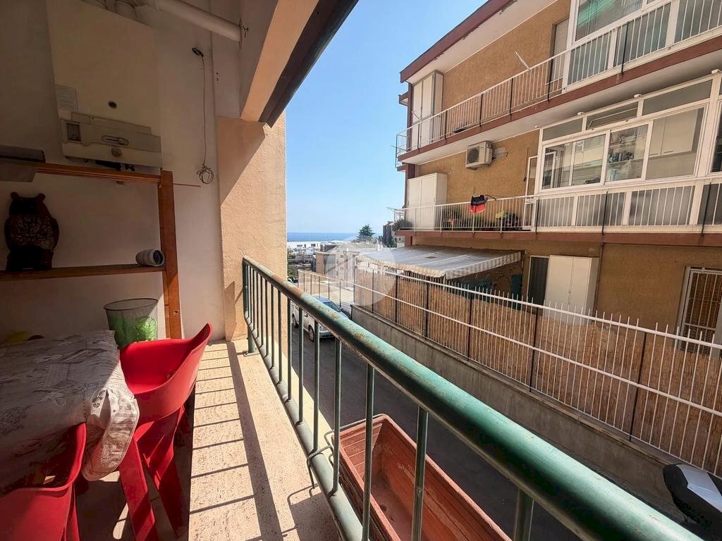 One-room apartment Via Filippo Turati, Savona (neighborhood Valloria) - photo 1