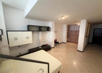 One-room apartment Via Filippo Turati, Savona (neighborhood Valloria) - photo 3