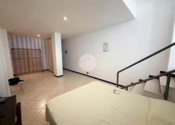 One-room apartment Via Filippo Turati, Savona (neighborhood Valloria) - photo 4