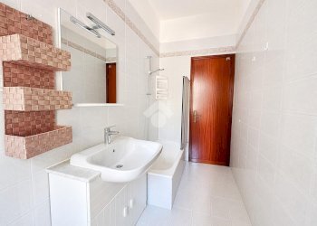 Four-room apartment Via Zara, La Spezia (neighborhood Rebocco) - photo 28